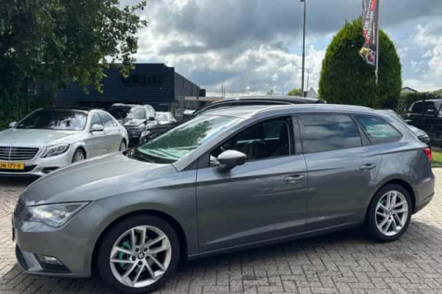SEAT Leon (2014) thumbnail 5