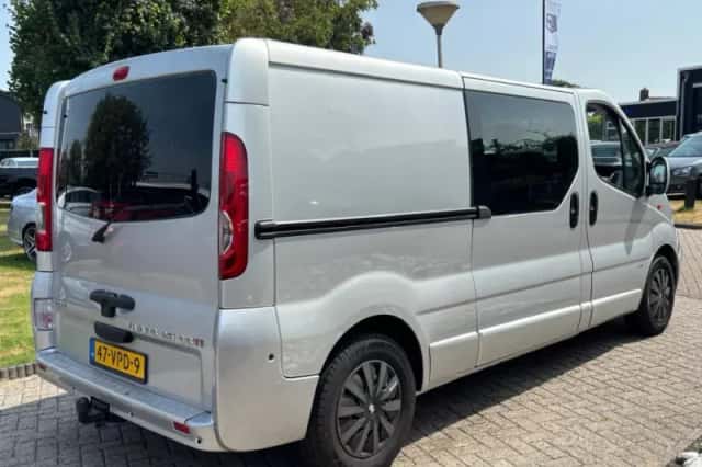 Opel Vivaro (2008) thumbnail 6