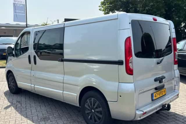 Opel Vivaro (2008) thumbnail 6