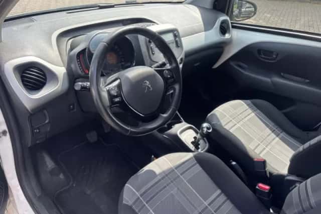 Peugeot 108 (2017) thumbnail 5