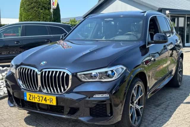 BMW X5 (2019) thumbnail 1