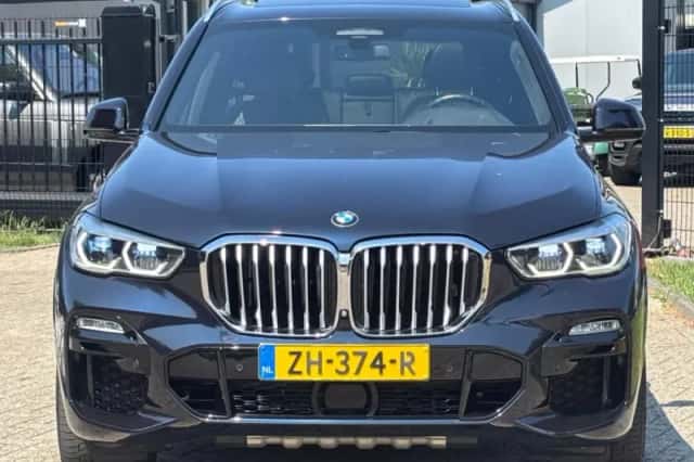 BMW X5 (2019) thumbnail 2