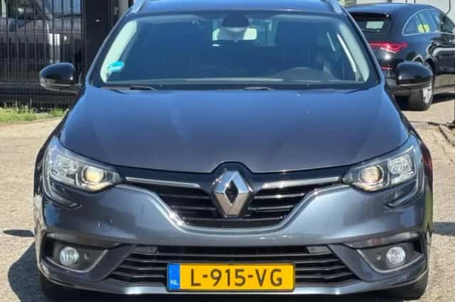 Renault Mégane (2019) thumbnail 2