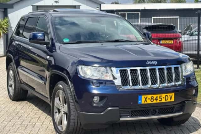 Jeep Grand Cherokee (2013) thumbnail 3
