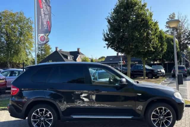 BMW X5 (2009) thumbnail 5