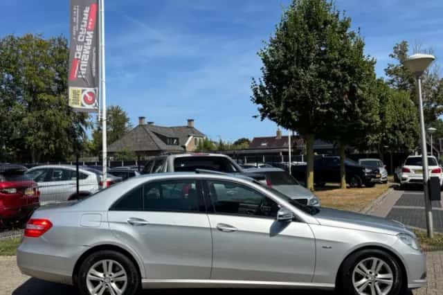 Mercedes-Benz E-Klasse (2009) thumbnail 4
