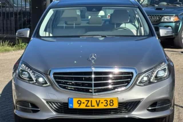 Mercedes-Benz E-Klasse (2015) thumbnail 2