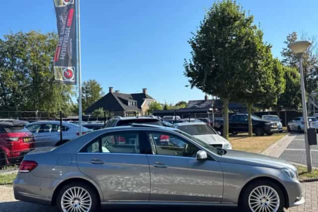 Mercedes-Benz E-Klasse (2015) thumbnail 5