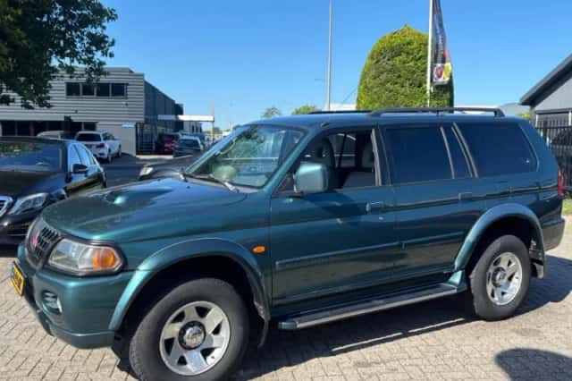 Mitsubishi Pajero (2004) thumbnail 4