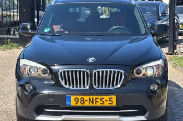 BMW X1 (2010) thumbnail 2