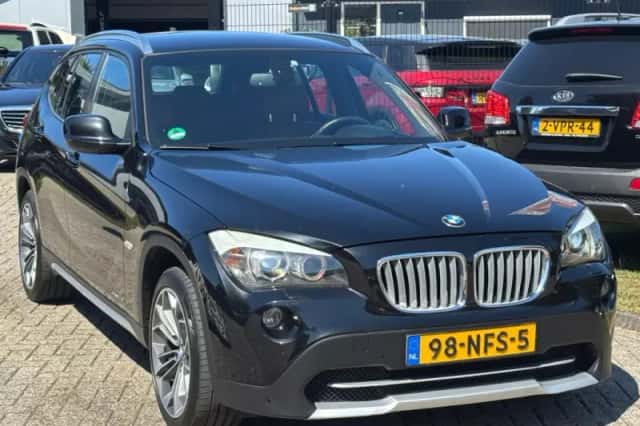 BMW X1 (2010) thumbnail 3