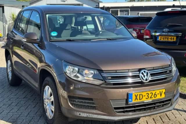 Volkswagen Tiguan (2011) thumbnail 3