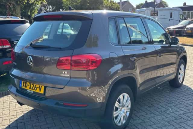 Volkswagen Tiguan (2011) thumbnail 5