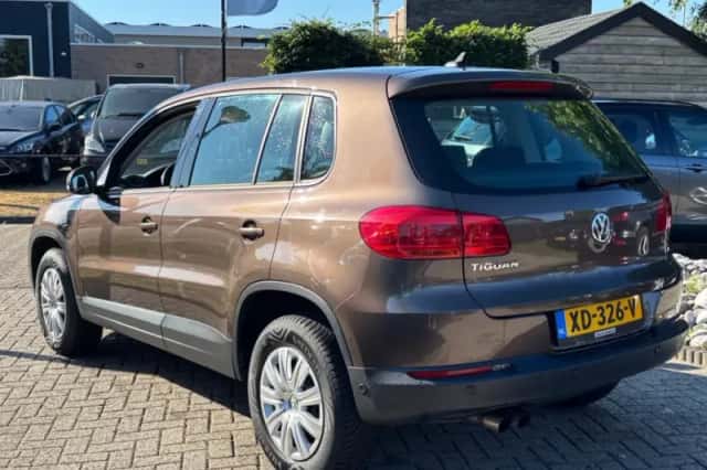 Volkswagen Tiguan (2011) thumbnail 6
