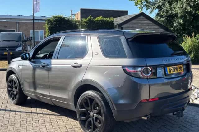 Land Rover Discovery Sport (2015) thumbnail 5