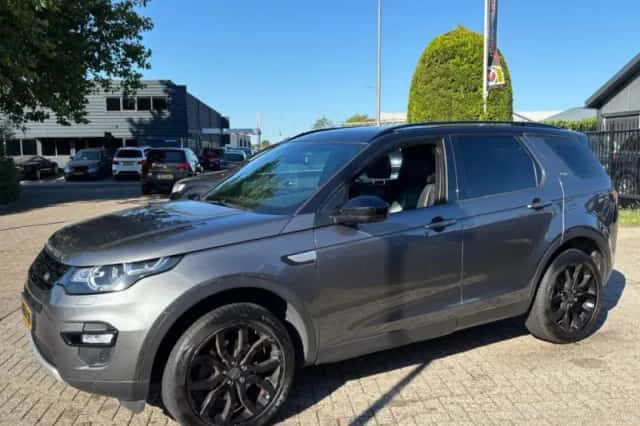 Land Rover Discovery Sport (2015) thumbnail 6