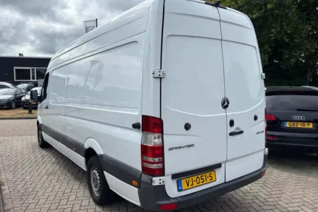 Mercedes-Benz Sprinter (2014) thumbnail 4