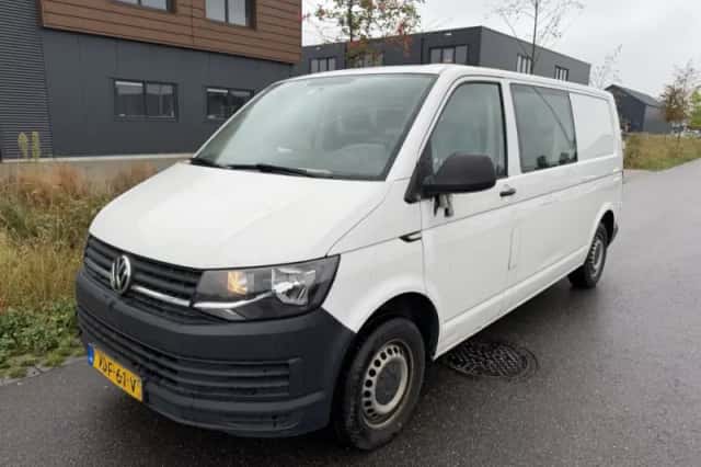 Volkswagen Transporter (2019) thumbnail 1