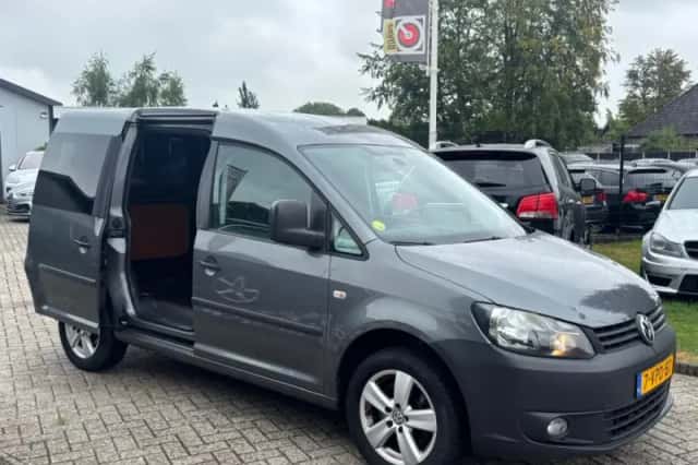Volkswagen Caddy (2011) thumbnail 4