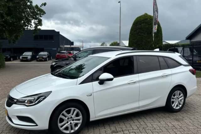 Opel Astra (2017) thumbnail 5