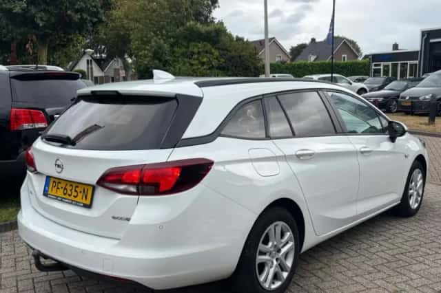 Opel Astra (2017) thumbnail 6