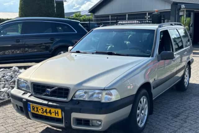 Volvo V70 XC (2000) thumbnail 1