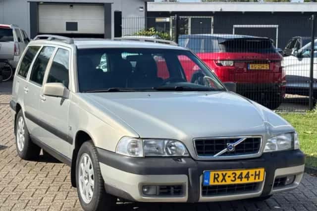 Volvo V70 XC (2000) thumbnail 3