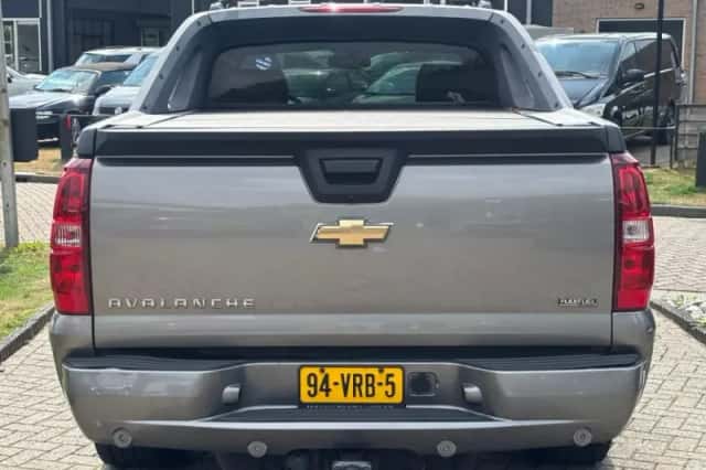 Chevrolet Avalanche (2008) thumbnail 6