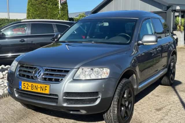 Volkswagen Touareg (2004) thumbnail 1