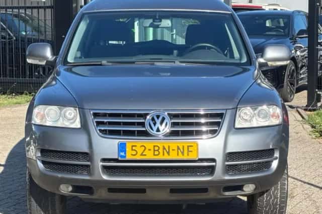 Volkswagen Touareg (2004) thumbnail 2