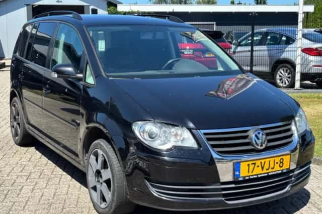 Volkswagen Touran (2007) thumbnail 2