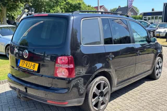 Volkswagen Touran (2007) thumbnail 4
