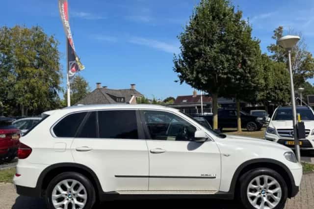 BMW X5 (2011) thumbnail 5