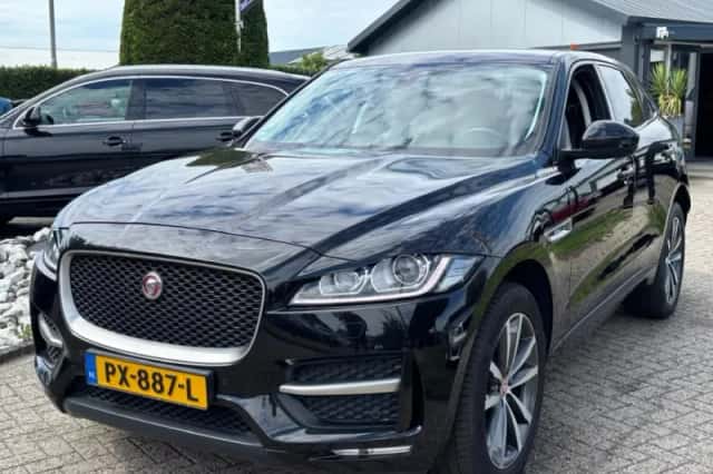Jaguar F-Pace (2017) thumbnail 1