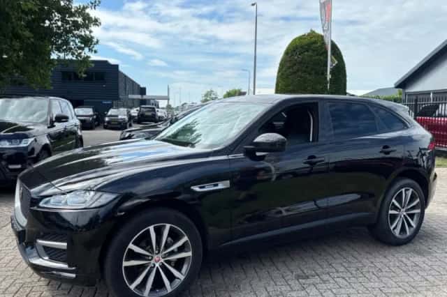 Jaguar F-Pace (2017) thumbnail 5