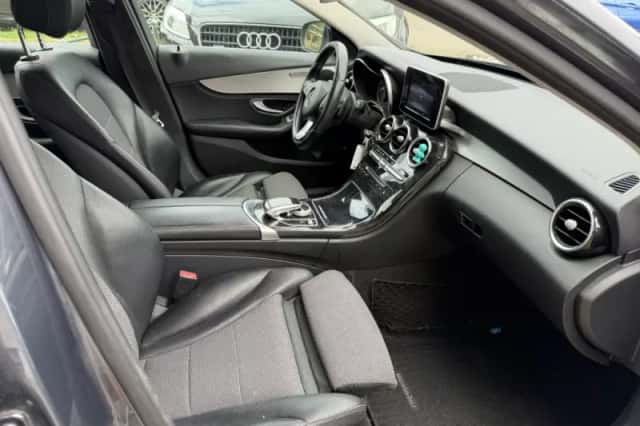 Mercedes-Benz C-Klasse (2015) thumbnail 2