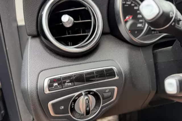 Mercedes-Benz C-Klasse (2015) thumbnail 4