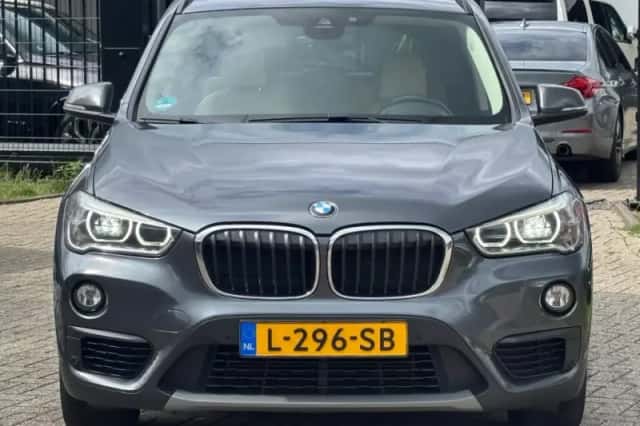 BMW X1 (2017) thumbnail 2