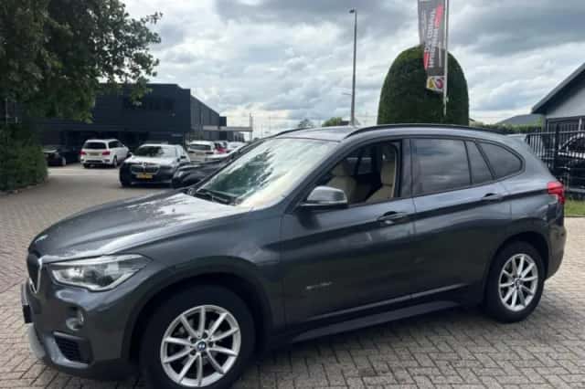 BMW X1 (2017) thumbnail 4