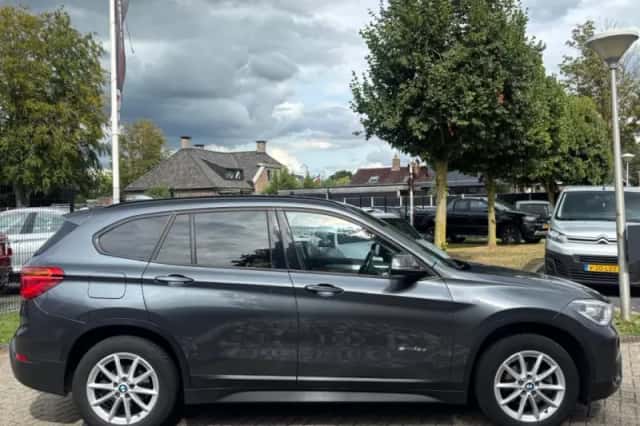 BMW X1 (2017) thumbnail 5