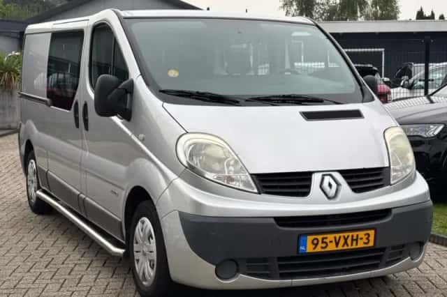 Renault Trafic (2008) thumbnail 2