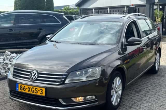 Volkswagen Passat (2012) thumbnail 1