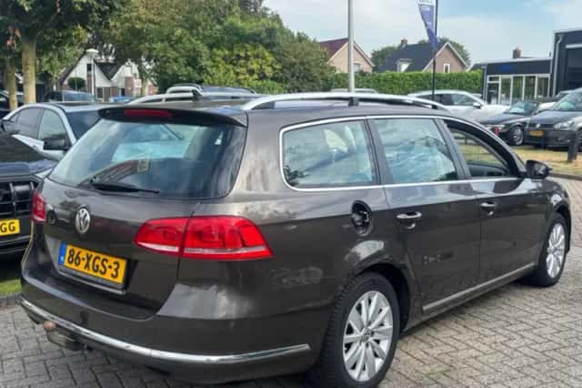 Volkswagen Passat (2012) thumbnail 5
