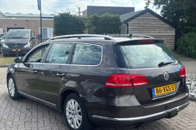 Volkswagen Passat (2012) thumbnail 6