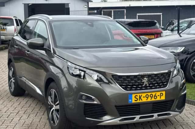 Peugeot 3008 (2018) thumbnail 3