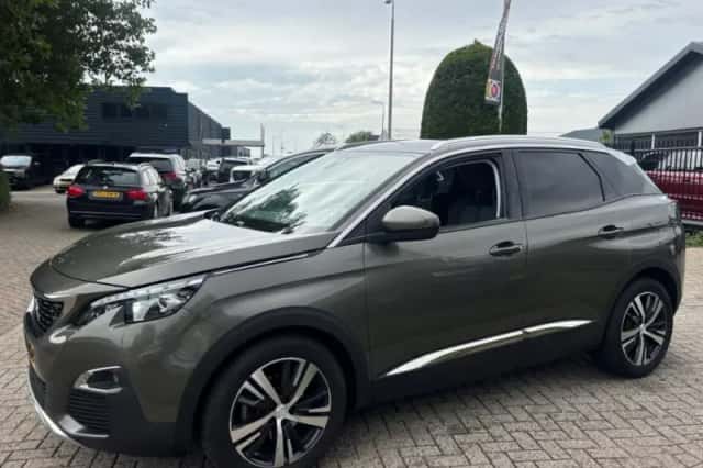 Peugeot 3008 (2018) thumbnail 4