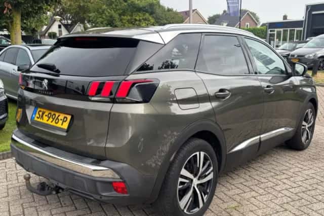 Peugeot 3008 (2018) thumbnail 6