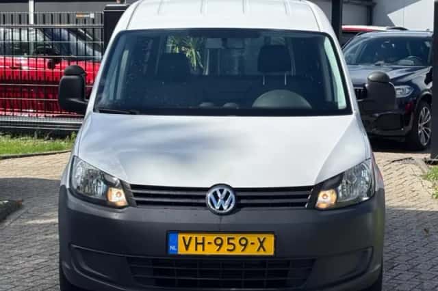 Volkswagen Caddy (2014) thumbnail 2