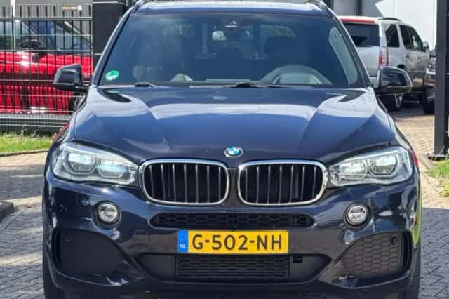 BMW X5 (2014) thumbnail 2