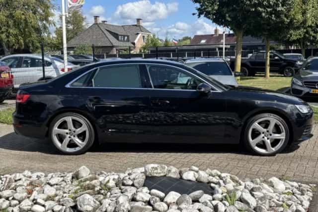 Audi A4 (2016) thumbnail 5